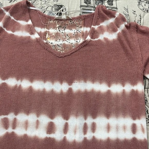 C&C California Tie Dye Stripe Lace Panel T-shirt - Picture 7 of 9